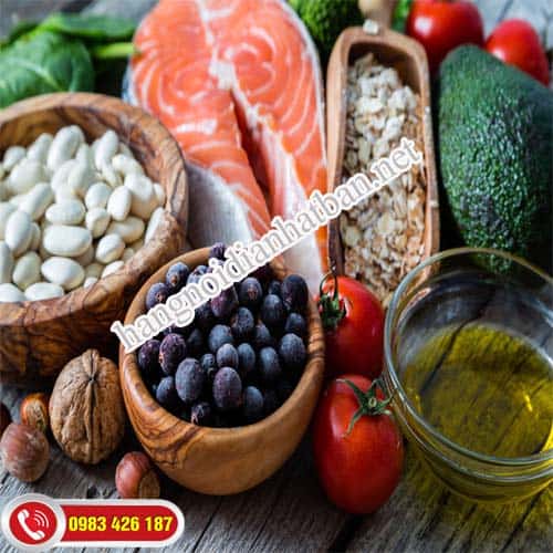 Bổ sung cá và rau xanh vào bữa ăn